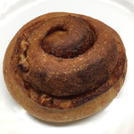 ラ ロッタ ベーカリー - 全粒粉シナモンロール