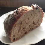 ラ ロッタ ベーカリー - カンパーニュ レザン 1/2