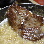 金谷 - ロースに大根おろしをつけて