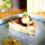 カフェ 火裏蓮花 - ブルーチーズのケーキ：チーズ好きにはたまらない美味しさ。