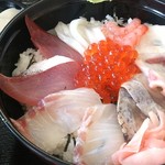 地魚工房 - 特盛り海鮮丼1100円　2014.7