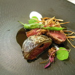 ポエシア - 新潟産天然真鴨の炭火焼き 天恵菇のクレピーヌ包み添え