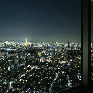 焼き場と夜景の不思議なギャップも魅力のひとつ
