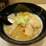 ラーメン長山 - 鶏豚骨醤油ラーメン 690円