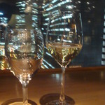 GRILL&DINING MANHATTAN TABLE - [ドリンク] 白 グラスワイン & ミネラルウオーター