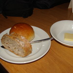 GRILL&DINING MANHATTAN TABLE - [料理] パン２種 & バター