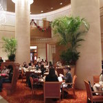 ザ・ペニンシュラ東京 - The Lobby