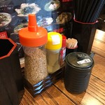 拉麺専門店 えん - 卓上調味料。