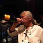 Spice&Dining KALA - ブーヴクリコ（イエロー）で乾杯！withダニー·トレホ
      そっくりです…(￣ー￣)ﾆﾔﾘ