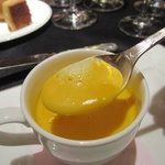 ザ・ペニンシュラ東京 - 熱々のパンプキンポタージュ