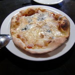 Brasserie Ange - ４種類のチーズのピザ