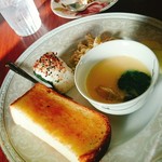 CAFE SAKURA - 光が差し込んでてこんな感じに(^^;