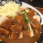 中央酒場 - ◉揚げだしどうふ（カレーバージョン）
            衣をつけた豆腐にカレー。
            さすがカレーの街横須賀。
            カレー自体もツマミになるし、しかも豆腐ってめっちゃヘルシー♪ここに来たらコレ‼︎