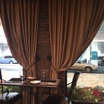 Vintage Cave Café - 外は駐車場