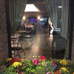 Vintage Cave Café - お花綺麗