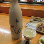 よし寿司 - 燗酒(千両男山) 大(二合) 900円(税別)