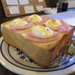 灯 - ハムマヨトースト？