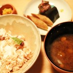 石葉 - 御飯と赤出汁、香の物