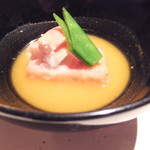 界 遠州 - 季節の椀物
       　「南京のすり流し　　大根餅の揚げだし 棒蟹 絹さや」
      