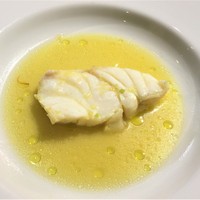 オステリア・オリエーラ - クエと魚の出汁（クエの骨、鮃の骨、ハマグリ、ホタテ、サフラン）スープ