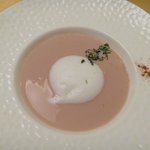 アズ キッチン - 赤カブのポタージュ カプチーノ仕立て シナモンと山椒添え