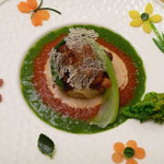 アズ キッチン - レンズ豆と栗の煮込みのパート・ブリック包みのオーブン焼き ヒヨコ豆と京芋と豚ばら肉の煮込みのせ ３種の野菜（菜の花、トマト、リンゴ）ソース