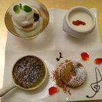 アズ キッチン - デザート盛り合わせ （ミルクアイスとゼリー フルーツ（リンゴのコンポート、プルーン、バナナ）添え、抹茶のクレームブリュレ、杏仁豆腐、黒胡麻ときなこの焼きドーナツ）