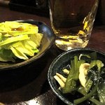 炭火やきとり 一兵衛 - 付き出しとキャベツ