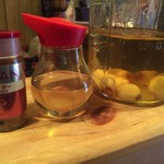 煮干そば 藍 - 油そば用りんご酢とチリパウダー