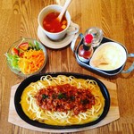 cafe.miel - カフェミエルの鉄板ミートスパゲッティランチセット1200円（食後にドリンク＆プチデザート付）