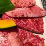 Yakiniku Kanshokubou Dandan - 肉アップ〜