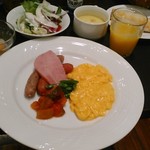 バロン - [料理] 洋定食 (スクランブルエッグ) セット全景♪ｗ