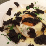 創作イタリアン Gemelli - トリュフ攻め。卵の下にホワイトアスパラガス。