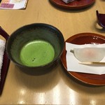 本陣 平野屋 花兆庵 - お部屋で薄茶のサービス