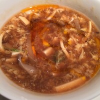 桂花苑 - 五目入り辛味黒酢スープ