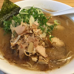 Morimoto Ramen Dou - ネギ、鰹節を投入