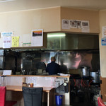 味の三平 - 店内❶