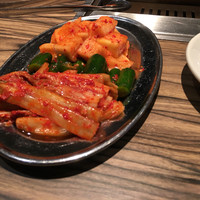 焼肉 ジャンボ はなれ - キムチ盛り合わせ
