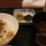 御料理 辰むら - 食事　山椒チリメンと白飯　赤出汁　香の物