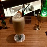 キャラバンズ カフェ - バナナのレアチーズケーキカクテル