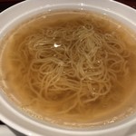 赤坂璃宮 - 塩つゆそば。スープがとても美味しい。