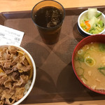 すき家 - 牛丼豚汁おしんこセット/¥490
