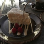 House Without a Key - スッゴク美味しかった、ココナッツケーキ♪