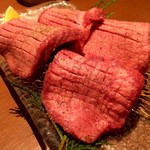 赤身肉 じゃんか - 厚切りタン