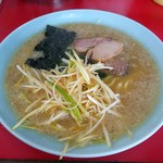 ニューラーメンショップ宝田 - ネギラーメン(650円)