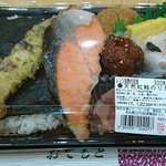 イトーヨーカドー - イトーヨーカドー 葛西店 天然紅鮭のり弁当 398円（税込429円）包装形態