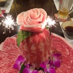 しゃぶしゃぶ ないとう - 記念日用に、お肉ケーキをどうぞ
