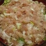 割烹 乃ざわ - 丼を覆うネギトロが圧巻
マグロも良質です