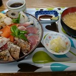 駅前いちば食堂 - 海鮮丼（900円）