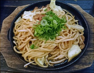 お肉と私の酒場 ハセガワ - Ｂ級ホルモン焼きそば